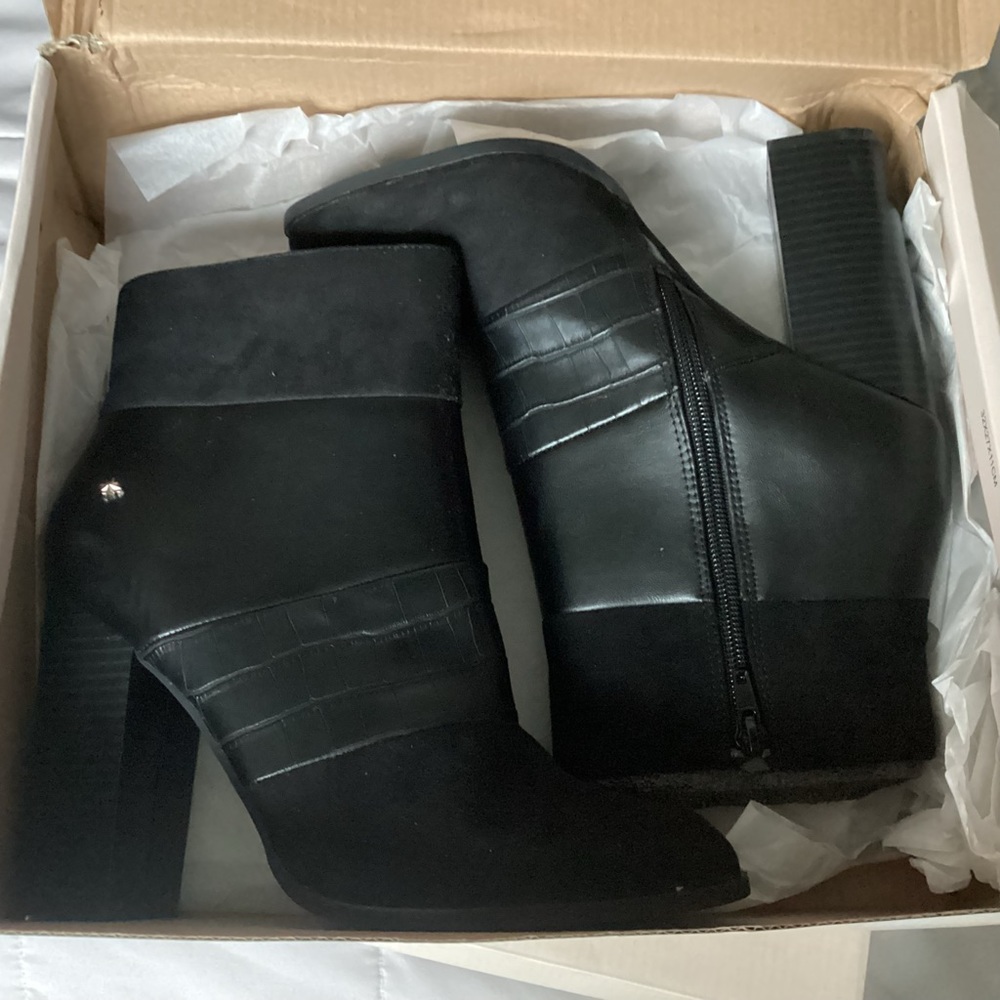 CALLISTO ACADEMY BLACK ANKLE BOOTS NIB SZ 9.5 - Picture 6 of 7